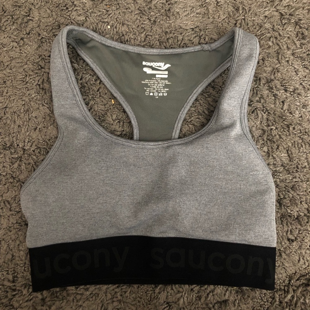 Gray Saucony Racerback Sports Bra with Keyhole Cutout on Back Size Medium